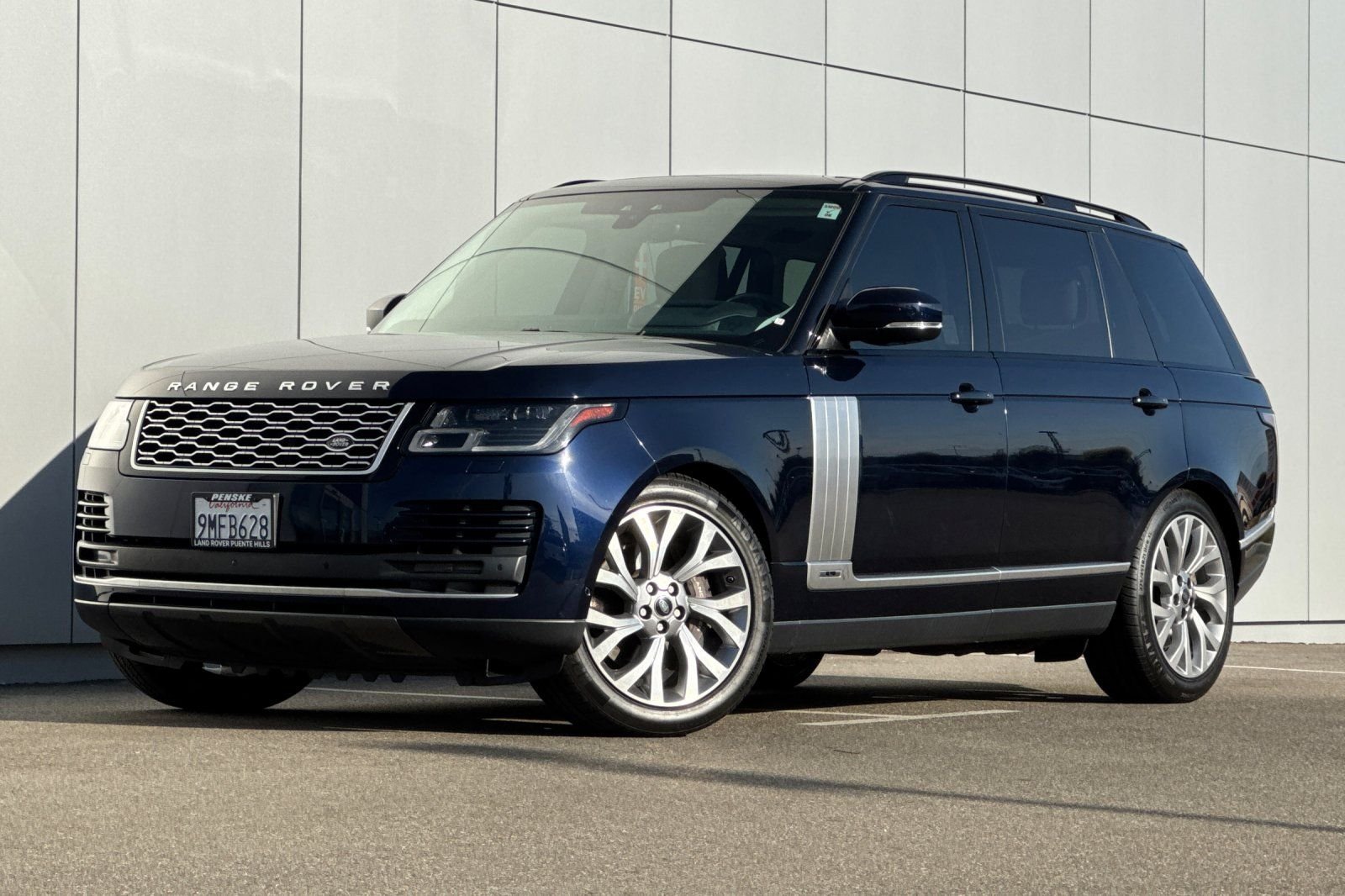 Used 2021 Blue Land Rover Westminster image 1