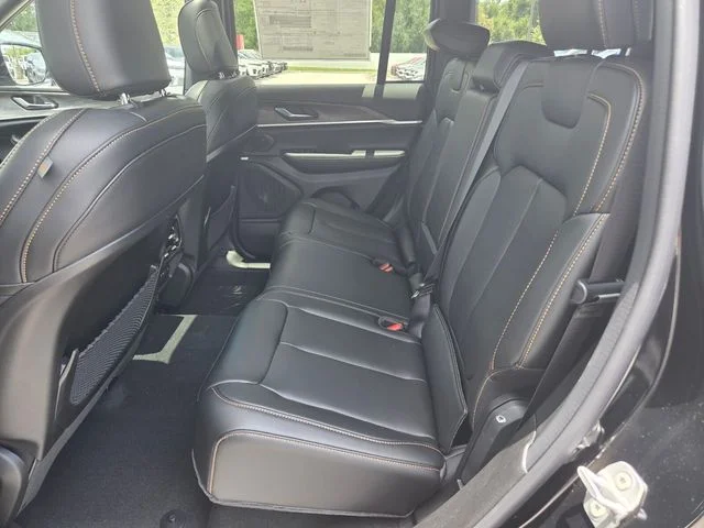 New 2026 Diamond Black Crystal Pearl-Coat Exterior Paint Jeep 85th Anniversary Edition image 6