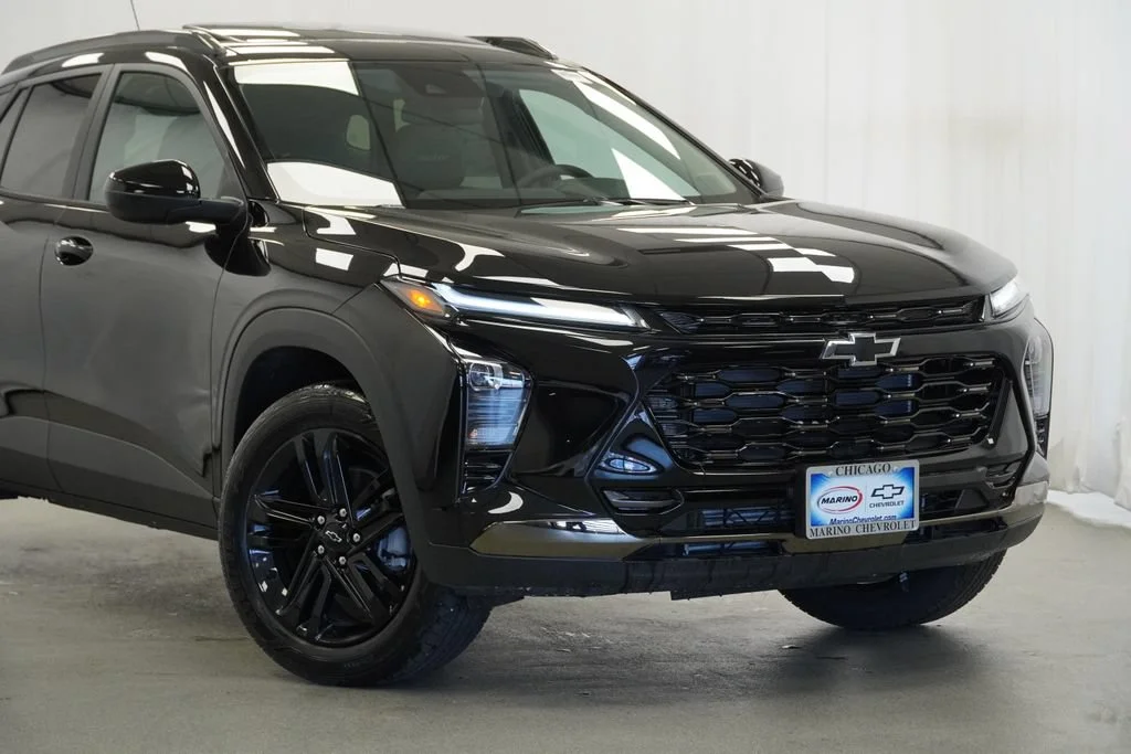New 2026 Mosaic Black Metallic Chevrolet ACTIV image 8