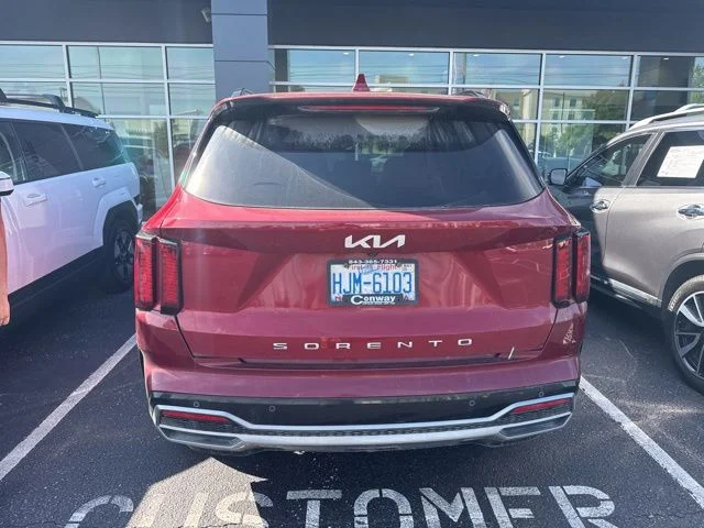 Used 2022 Red Kia S image 7