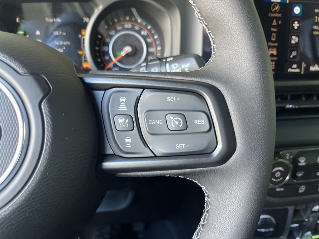New 2026 Hydro Blue Pearl-Coat Exterior Paint Jeep Rubicon X image 34