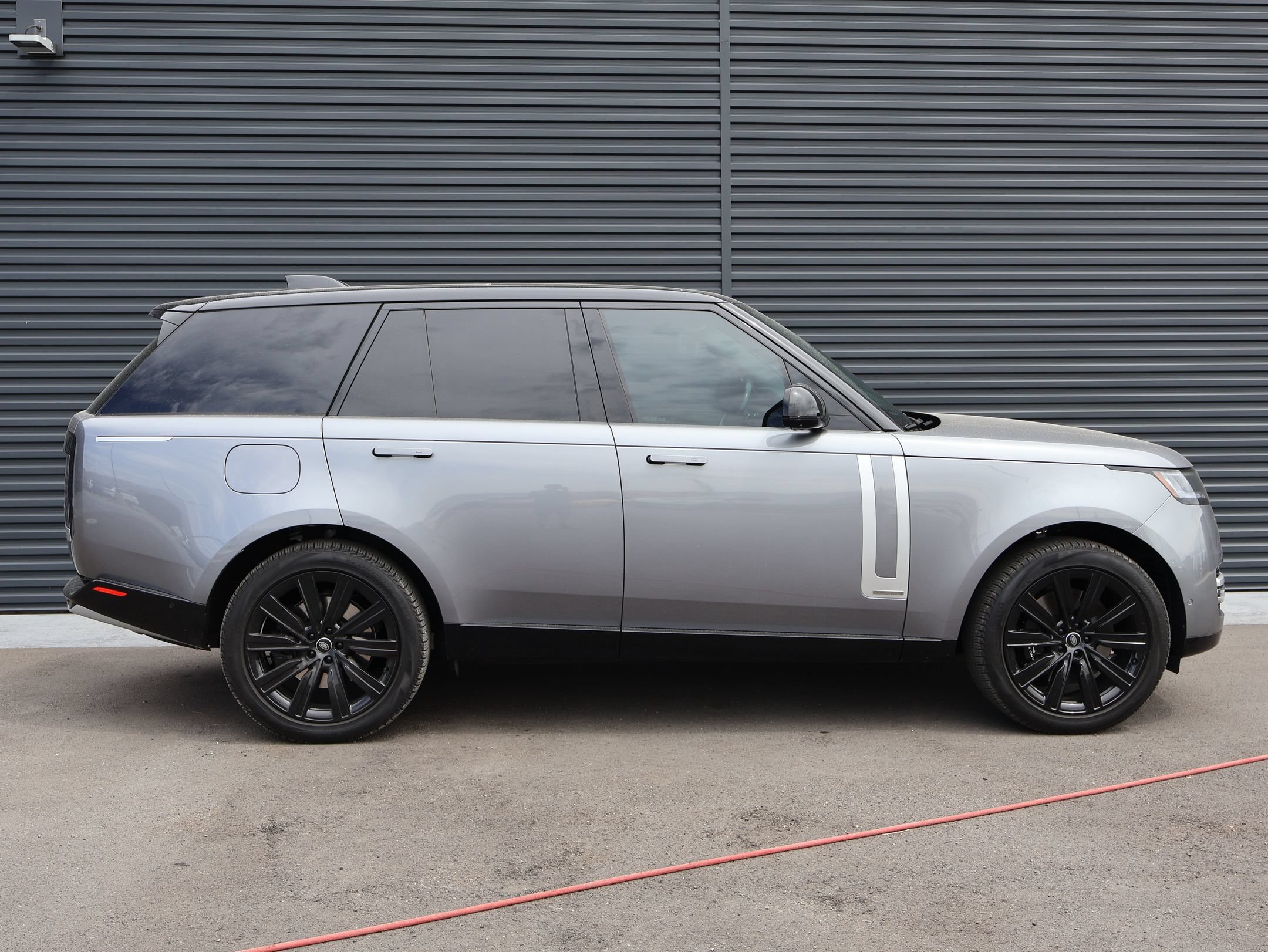 Used 2025 Eiger Gray Metallic Land Rover Autobiography image 11