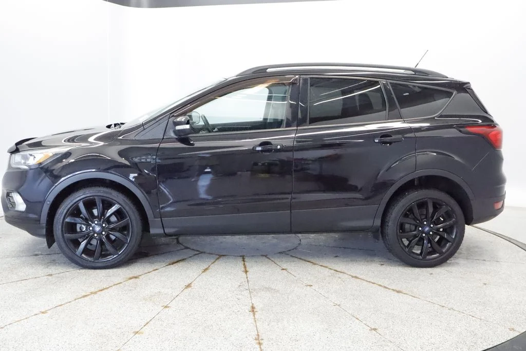Used 2019 Ford Escape Titanium with VIN 1FMCU9J95KUB69926 for sale in Coon Rapids, Minnesota