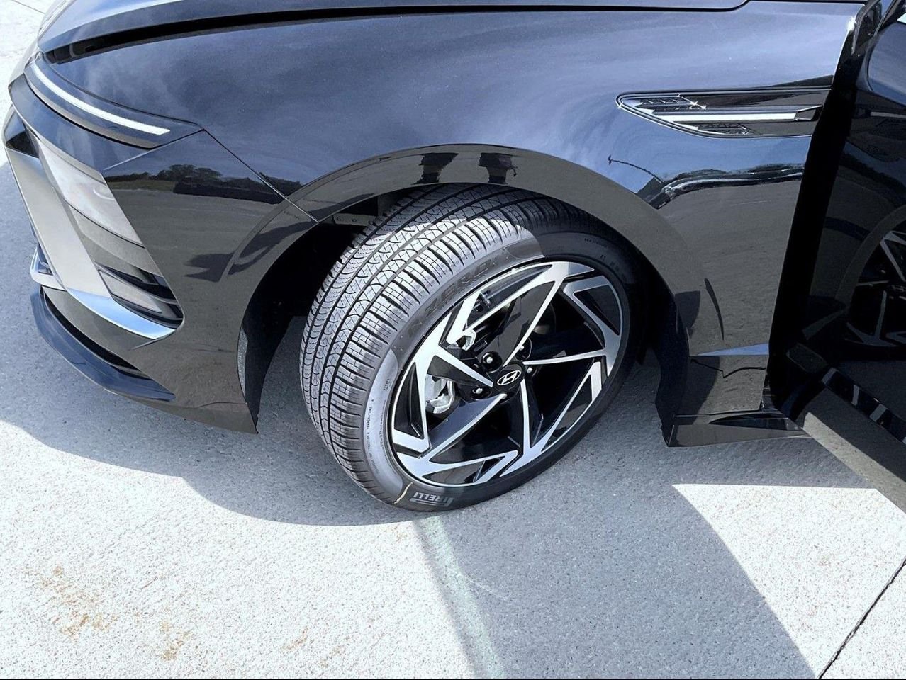 New 2026 Black Hyundai SEL Sport image 24