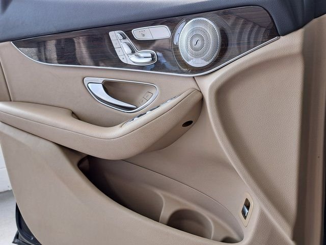 Used 2019  Mercedes-Benz GLC 300 image 20