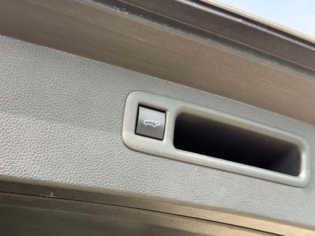 Used 2022 Gray Toyota XLE image 27