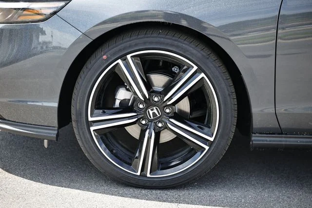 New 2026 Meteorite Gray Metallic Honda SE image 6