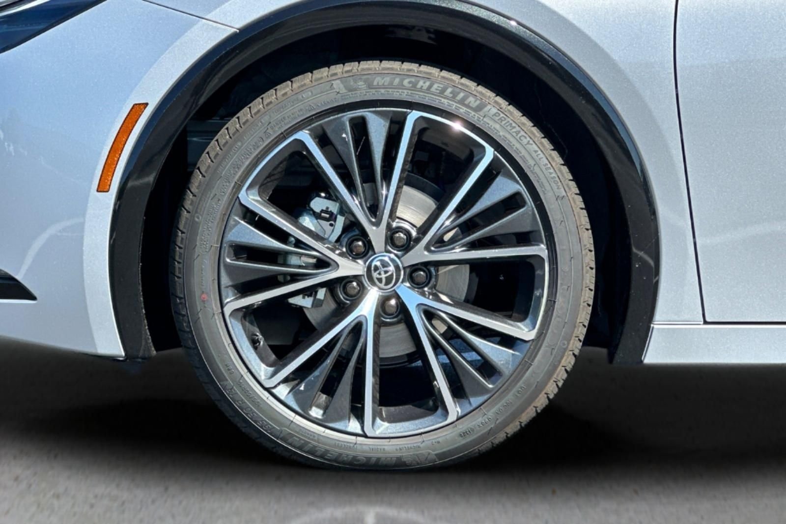New 2026 Cutting Edge Toyota XLE image 24