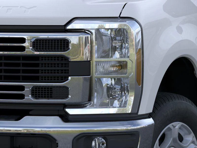 2026 Ford F-350 Super Duty Chassis Cab XLT - Photo 18