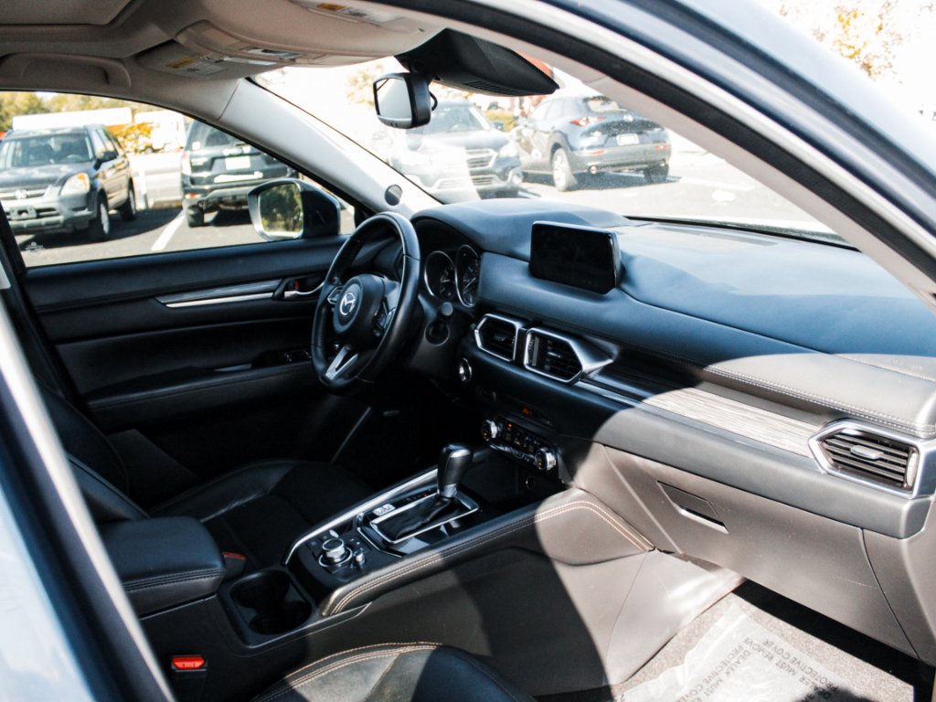 Used 2018 Eternal Blue Mica Mazda Grand Touring image 31