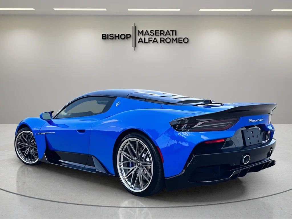Used 2022 Blue Maserati Base image 4
