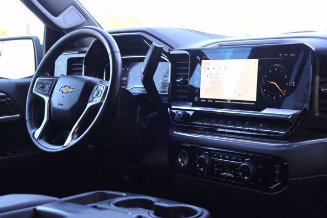 Used 2023 White Chevrolet LT image 10