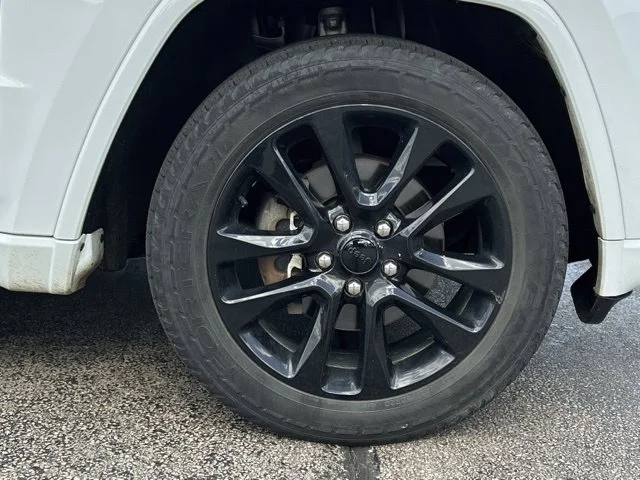 Used 2019 Bright White Clearcoat Jeep Altitude image 13