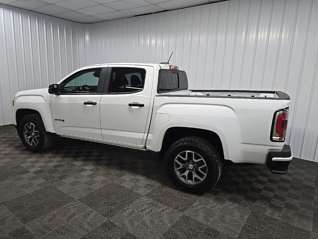 Used 2022 White GMC AT4 w/Leather image 4