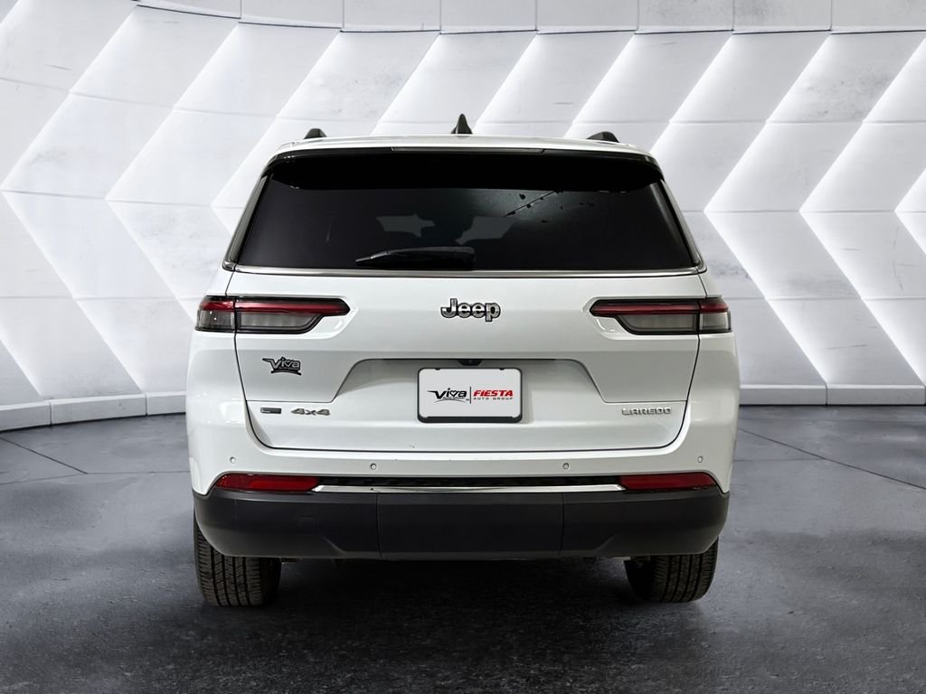 Used 2021 White Jeep Laredo image 5