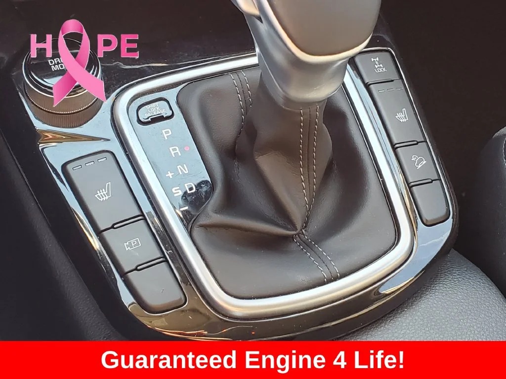 Used 2025 White Kia S image 20