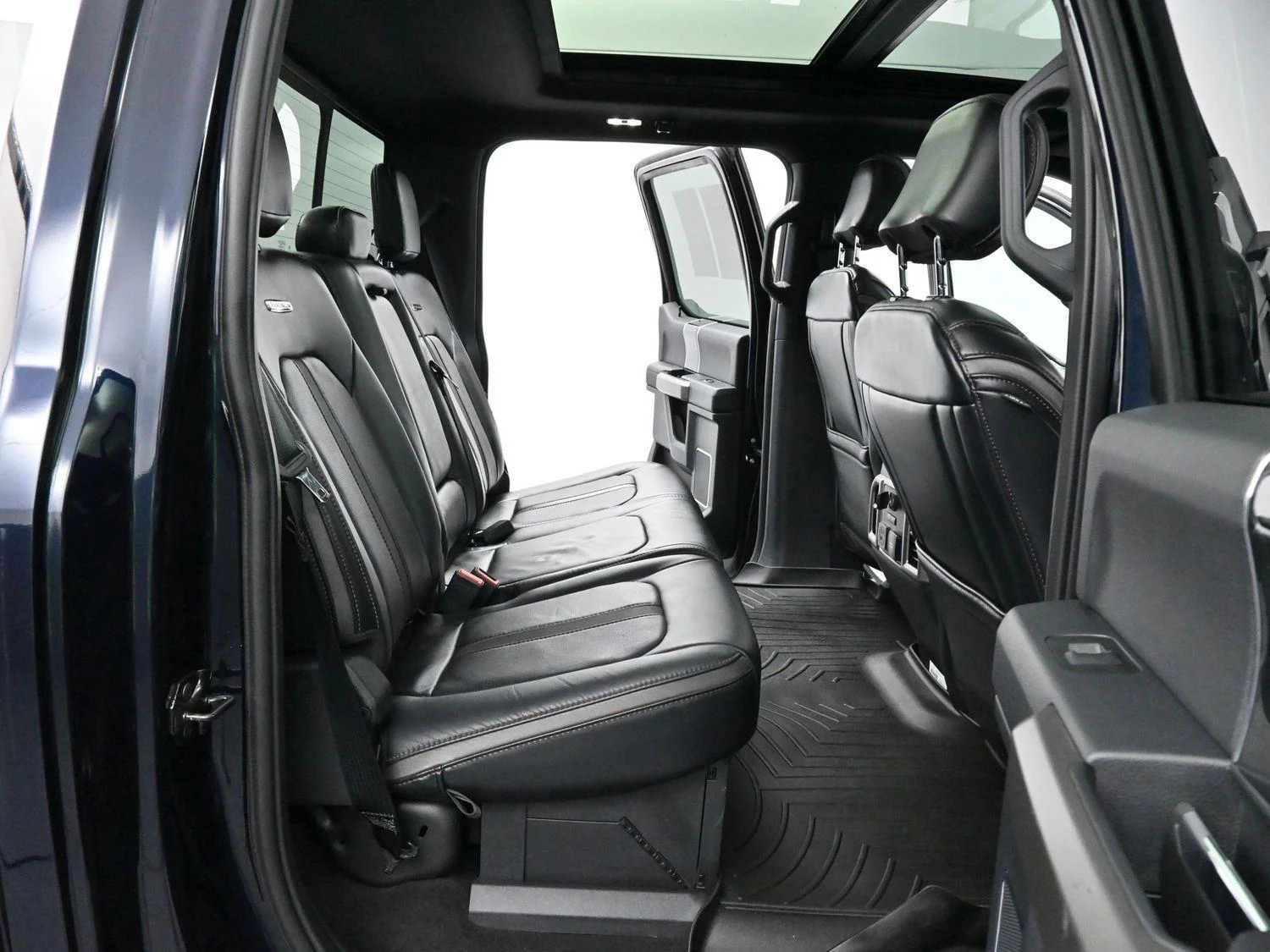 Used 2022 Antimatter Blue Metallic Ford Platinum image 37
