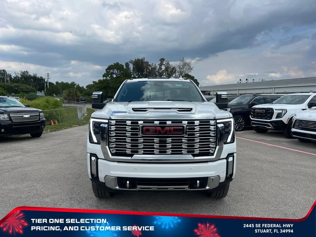 Used 2024 Summit White GMC Denali image 3