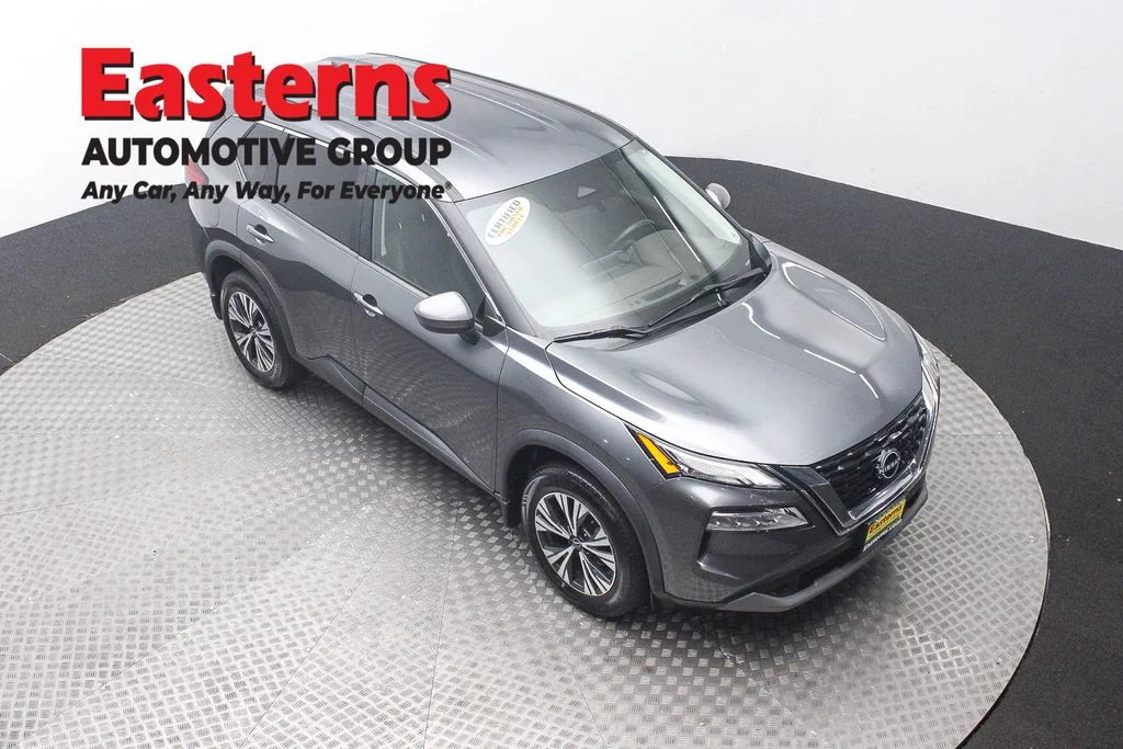 Used 2023 Gray Nissan SV image 3