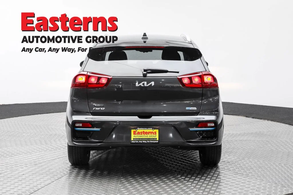Used 2022 Gray Kia EX image 6