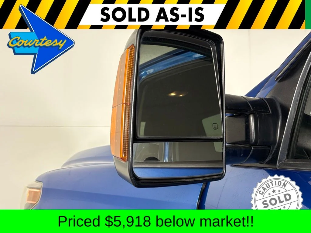 Used 2018 Blue Toyota SR5 image 13