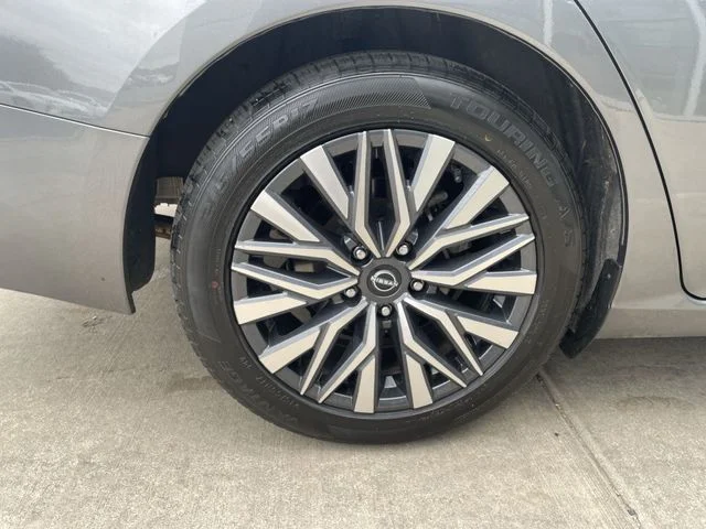 2025 Nissan Altima SV - Photo 35