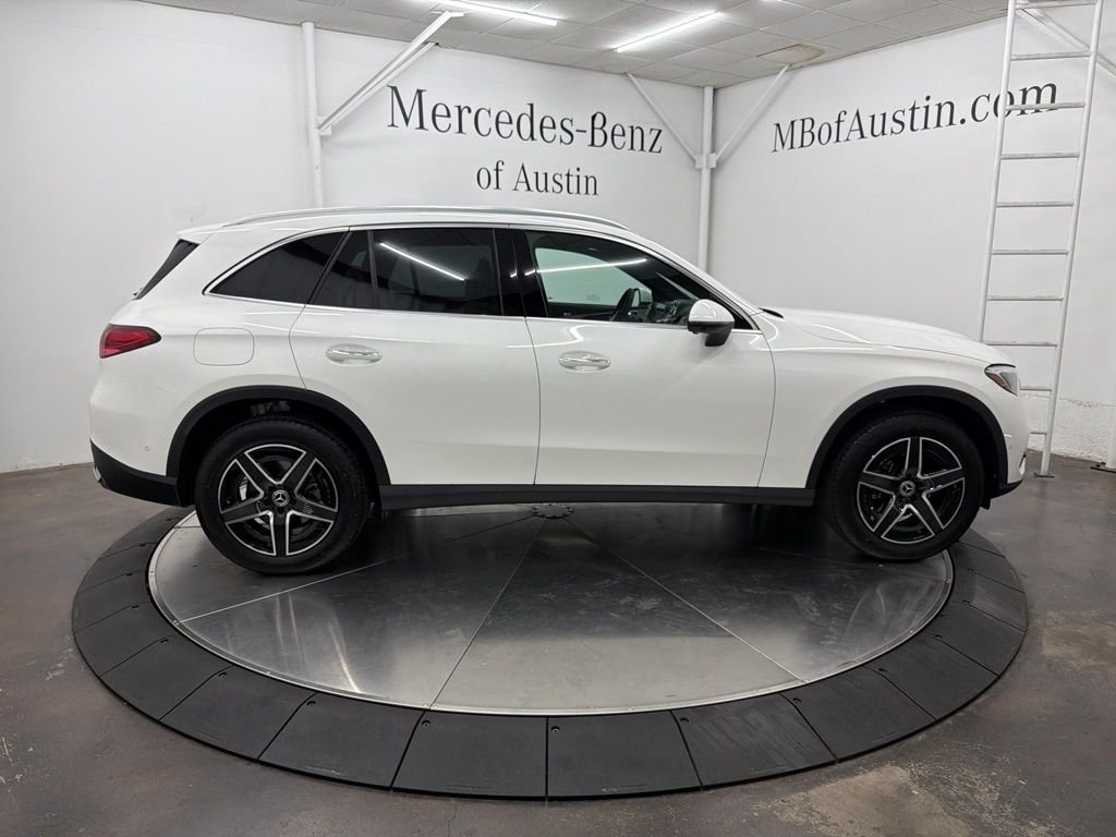 New 2027 Polar White Mercedes-Benz GLC 300 image 8