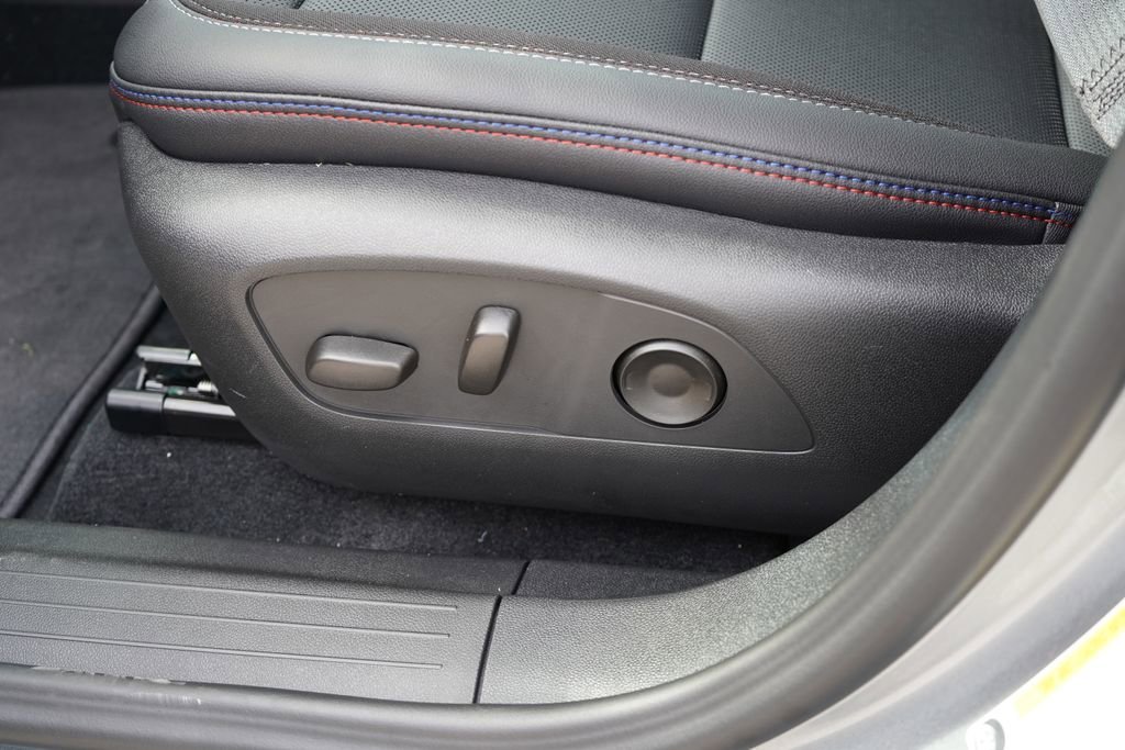 2025 Chevrolet Equinox EV RS - Photo 17