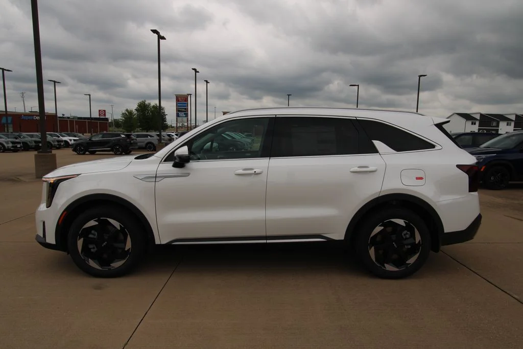 New 2026 Snow White Pearl Kia EX image 19