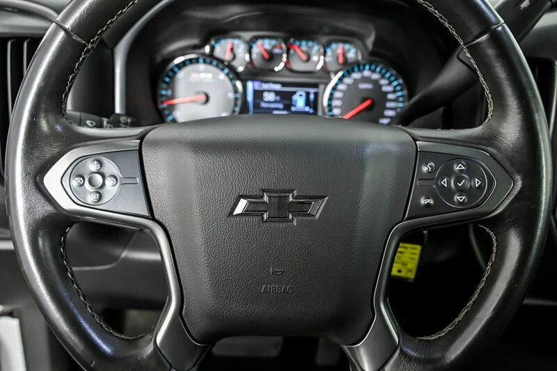 Used 2017  Chevrolet LT image 19