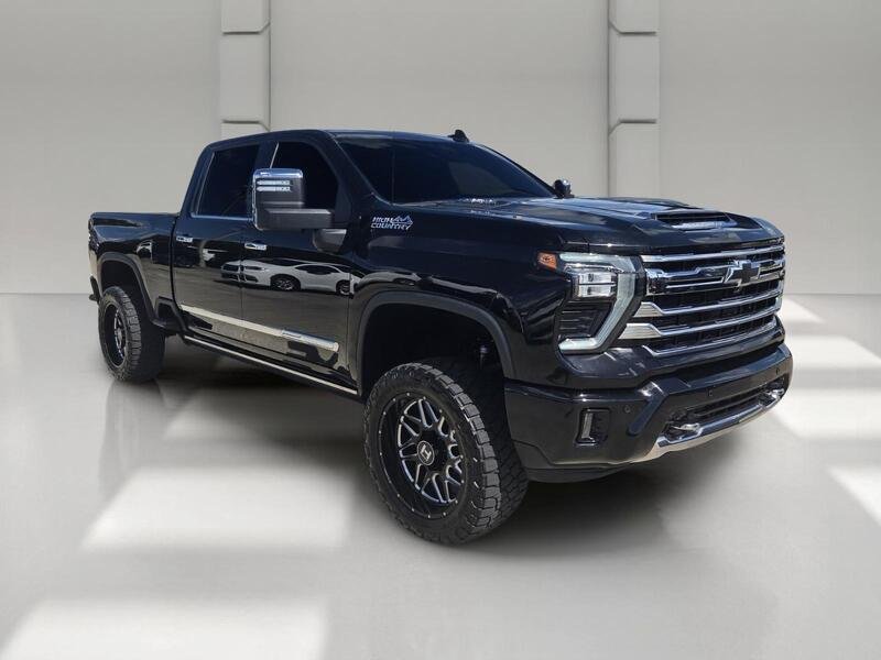 Used 2025 Black CHEVROLET 4WD CREW CAB 159" HIGH COUNTRY image 7
