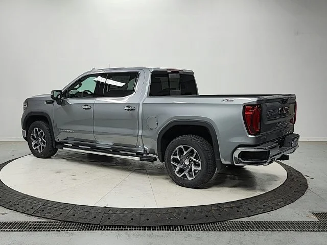 2026 GMC Sierra 1500 SLT - Photo 6