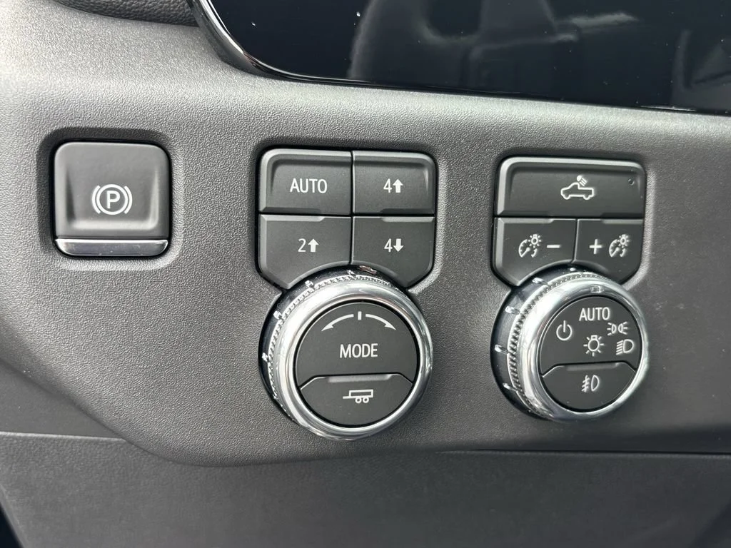 New 2026 Onyx Black GMC Elevation image 16