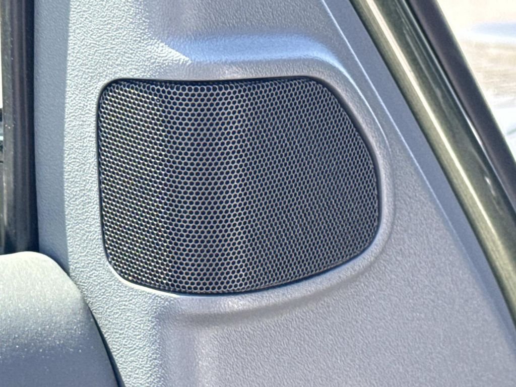 New 2026 Woolstone Green Land Rover X image 21