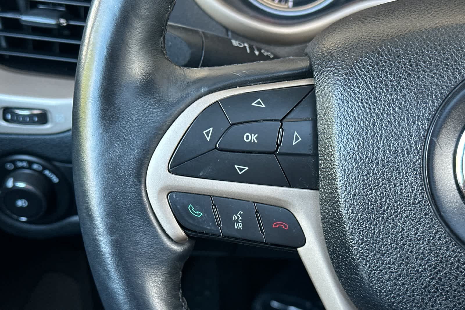 Used 2016 Bright White Clearcoat Jeep Limited image 26
