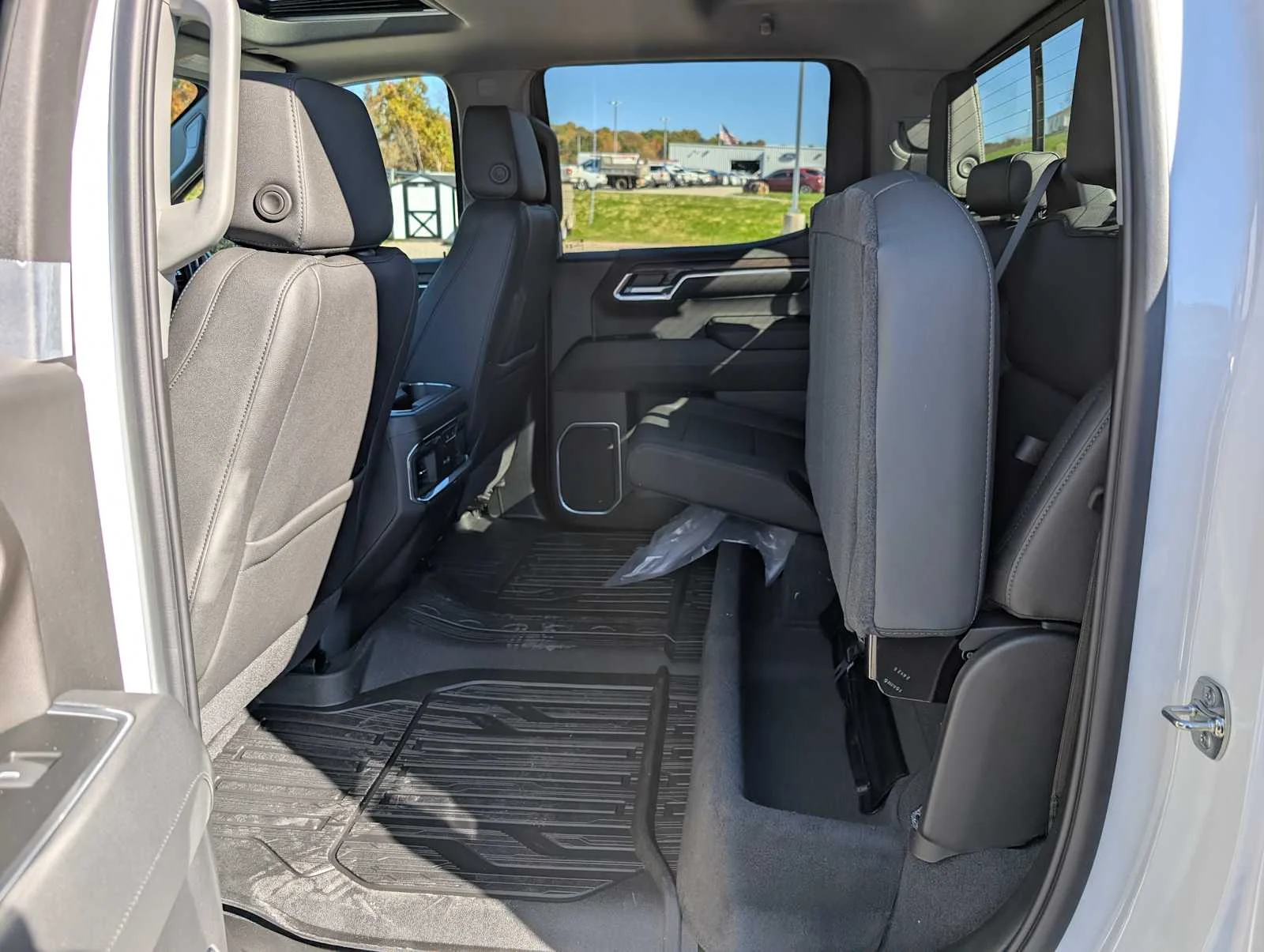 New 2026 Summit White GMC SLT image 22