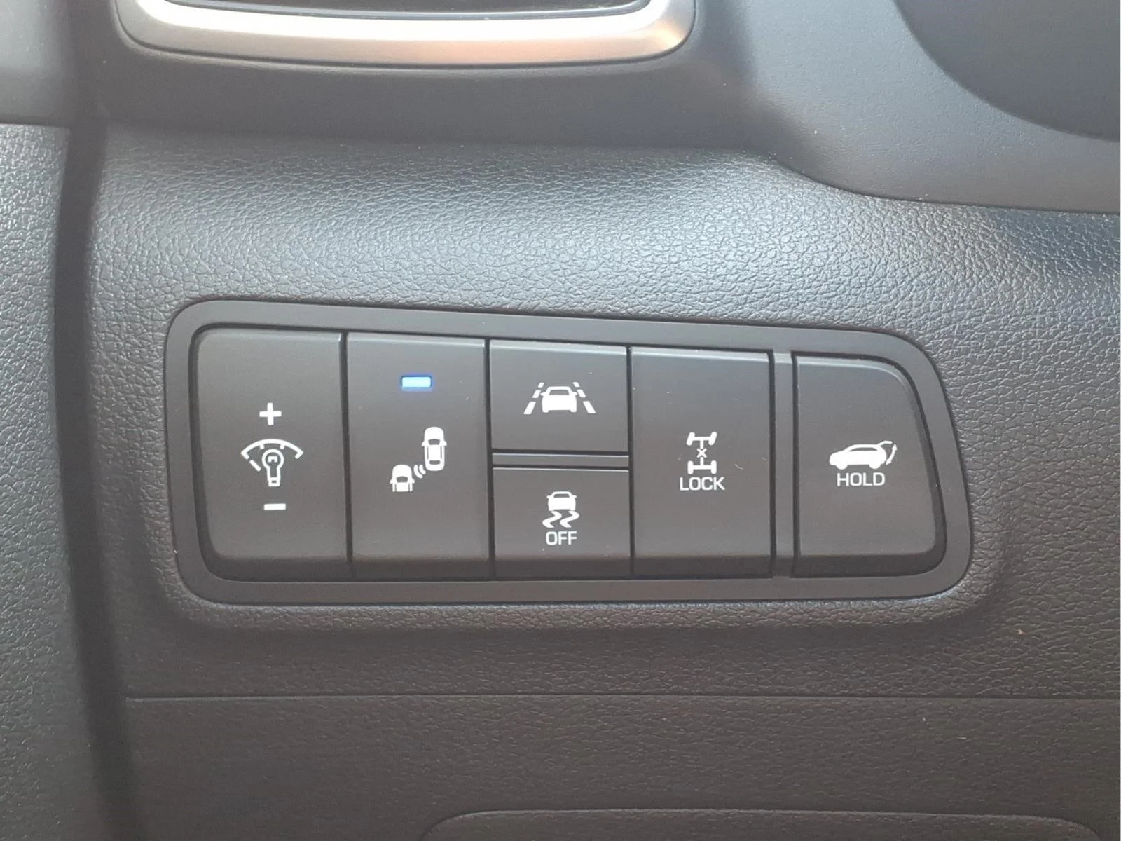 Used 2020 Black Hyundai Ultimate image 18