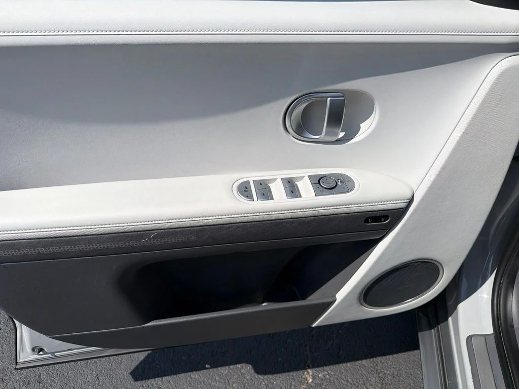 Used 2024 Gray Hyundai Limited image 9