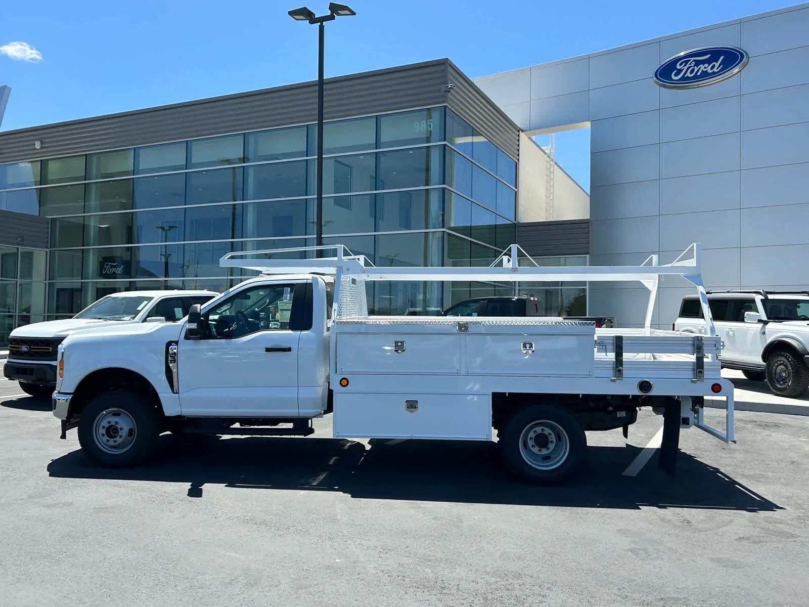 2025 Ford F-350 Super Duty Chassis Cab XL - Photo 10