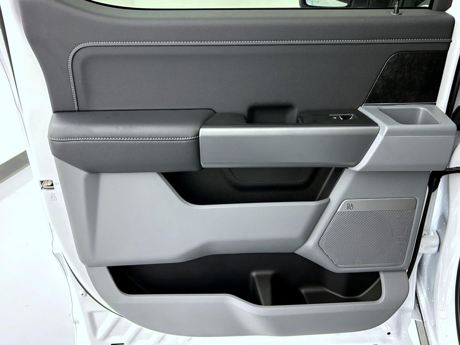 New 2026 Oxford White Ford XLT image 20