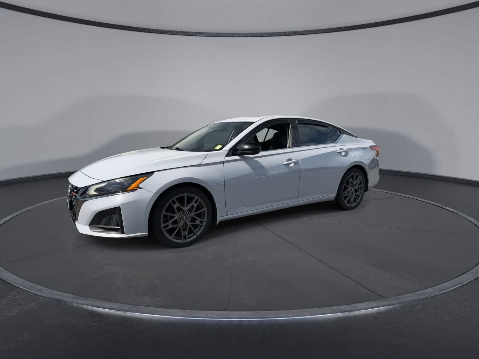 Certified Used 2023 Gray Sky Pearl Nissan 2.0 SR image 4
