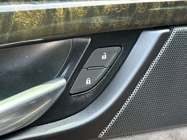 Used 2019 Black Cadillac Platinum Edition image 22