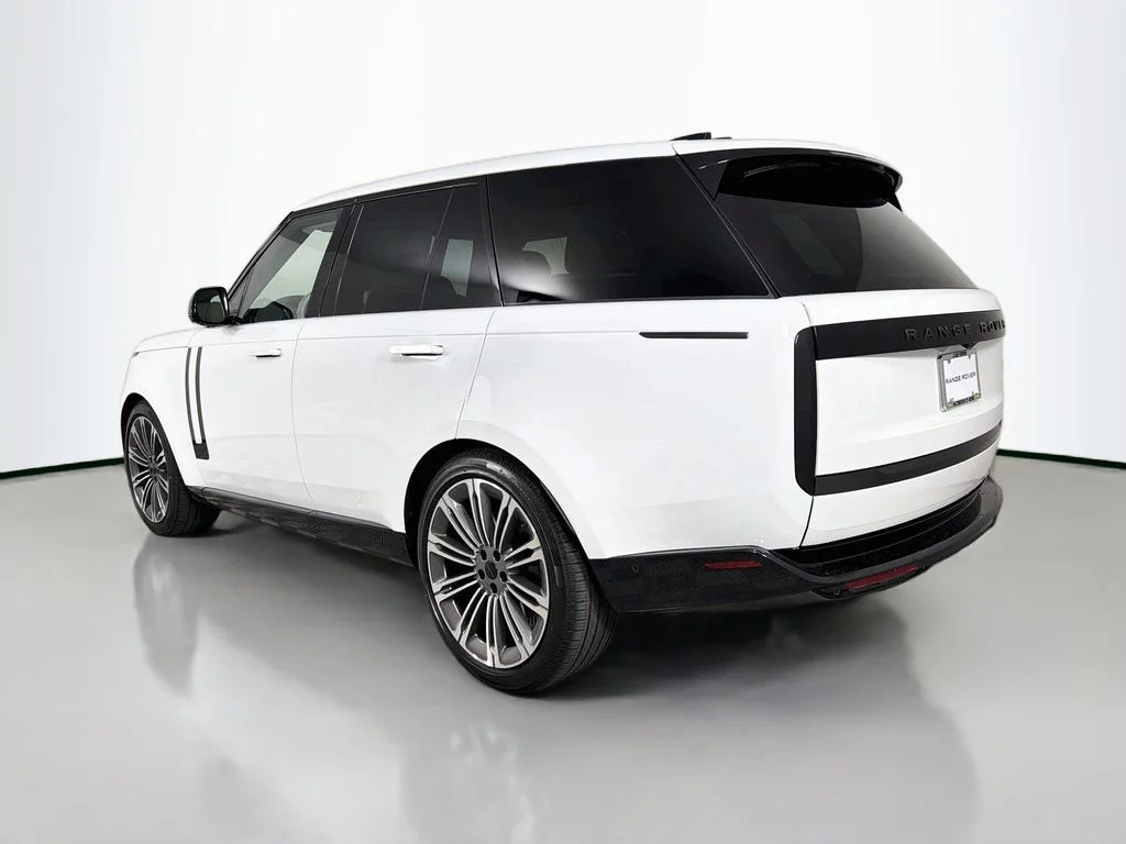 New 2026 Fuji White Land Rover SE image 7