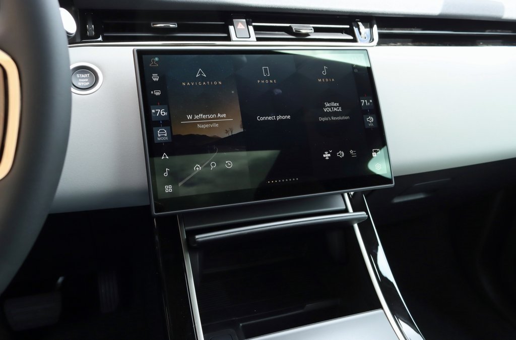 2026 LAND ROVER RANGE ROVER EVOQUE - Image 18