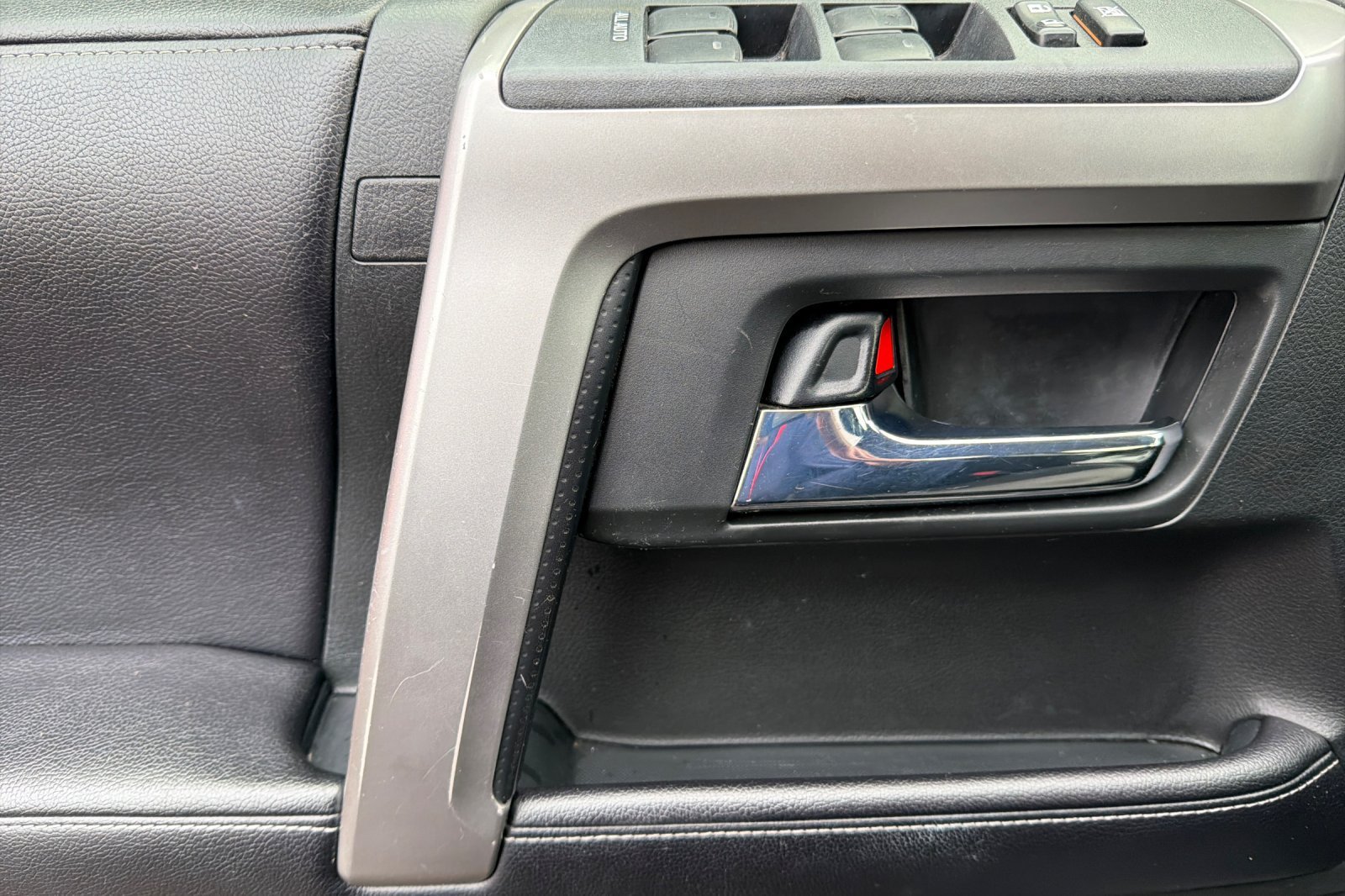 Used 2017 Silver Toyota SR5 image 9