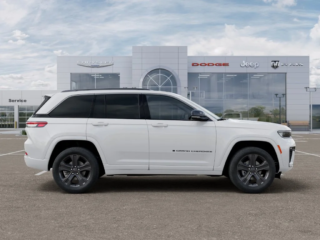 New 2027 Bright White Clear-Coat Paint Jeep Limited Reserve image 22