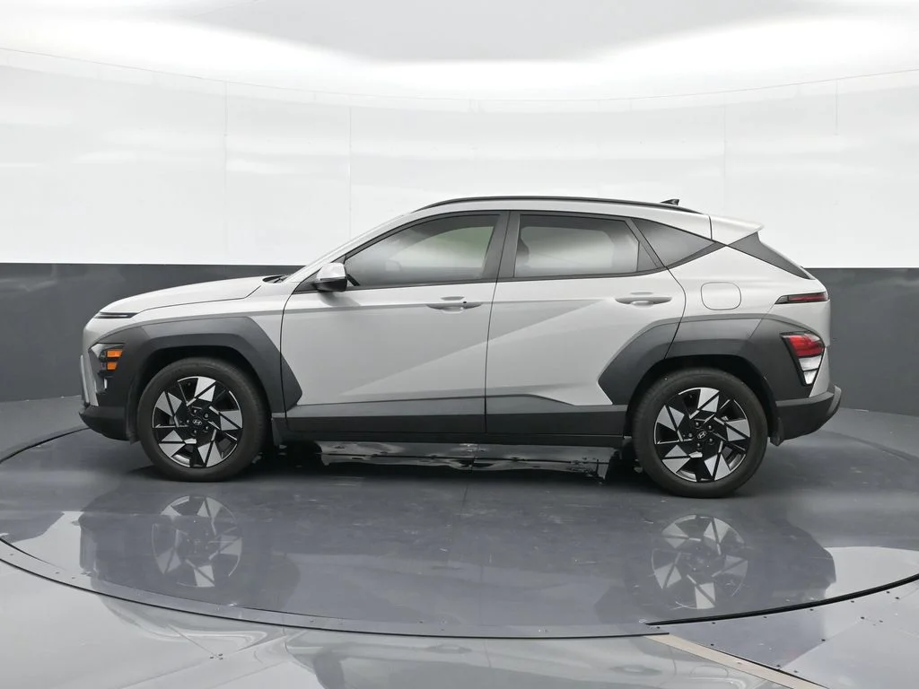 Used 2024 Gray Hyundai SEL image 3