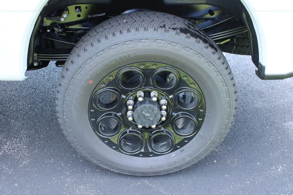 New 2026 Avalanche Ford F-350® XLT image 8