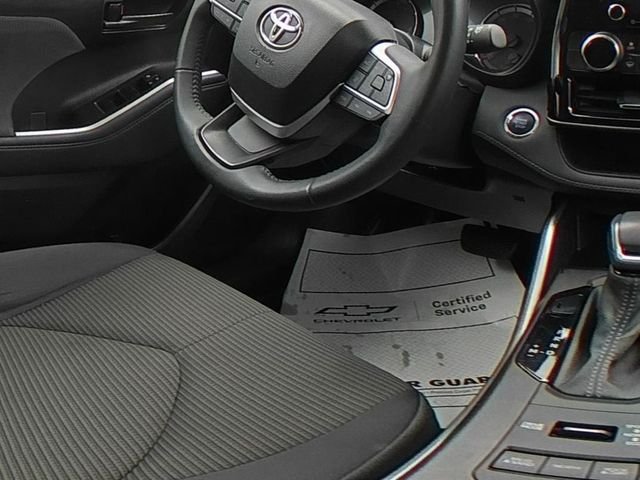 Used 2022 Gray Toyota LE image 38