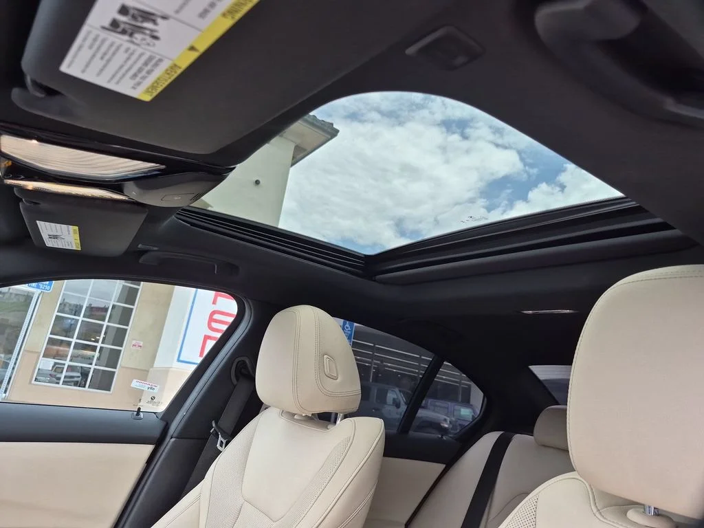 Used 2023 White BMW 330i image 23